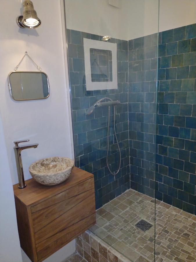 La Maison Des Autres, Piscine Chauffee, Chambres D'Hotes Proches Uzes, Nimes, Pont Du Gard Saint-Genies-de-Malgoires Ngoại thất bức ảnh